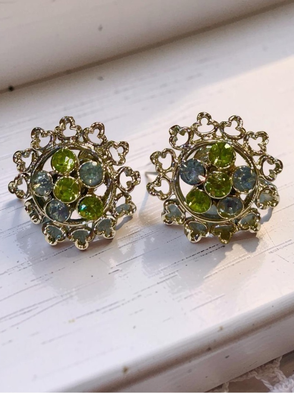 Vintage CORO Silver tone Heart Blue Green Crystal Flower Screw-On Earrings